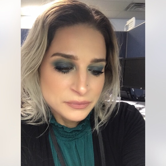 Meet your Posher, Stephanie - Picture 7 of 13